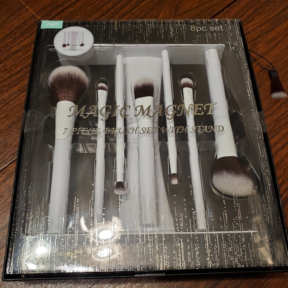 Makeup brushes.